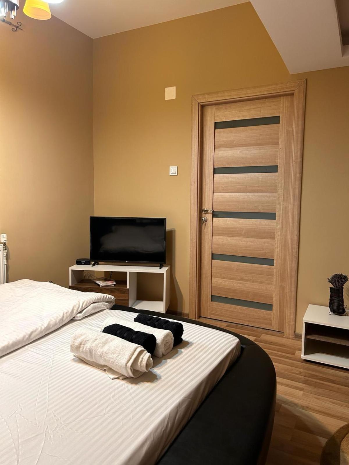 Appartement Colț de rai à Resita Extérieur photo