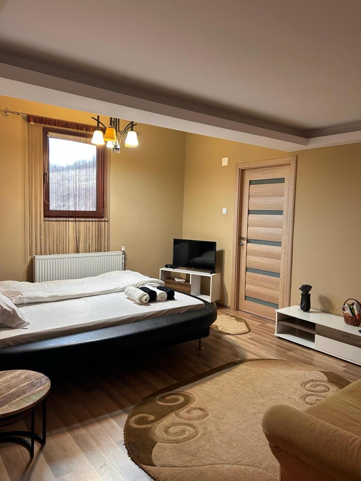 Appartement Colț de rai à Resita Extérieur photo