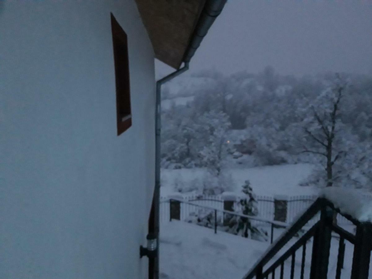 Appartement Colț de rai à Resita Extérieur photo
