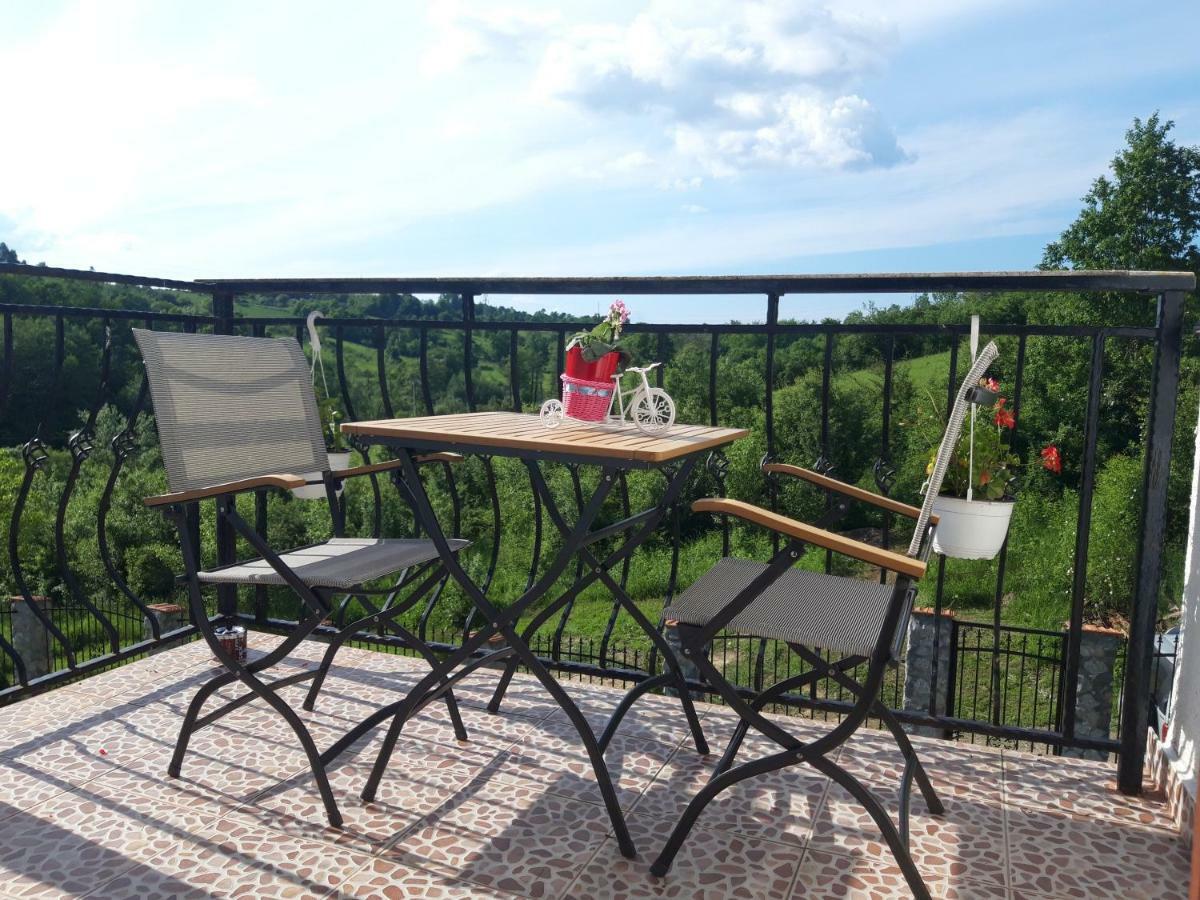 Appartement Colț de rai à Resita Extérieur photo